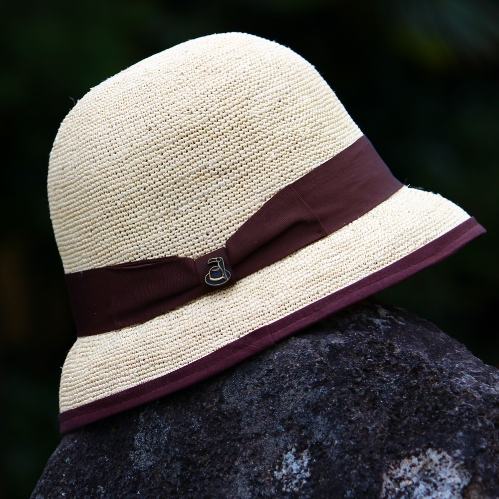 ご婦人の夏のパナマ帽子
