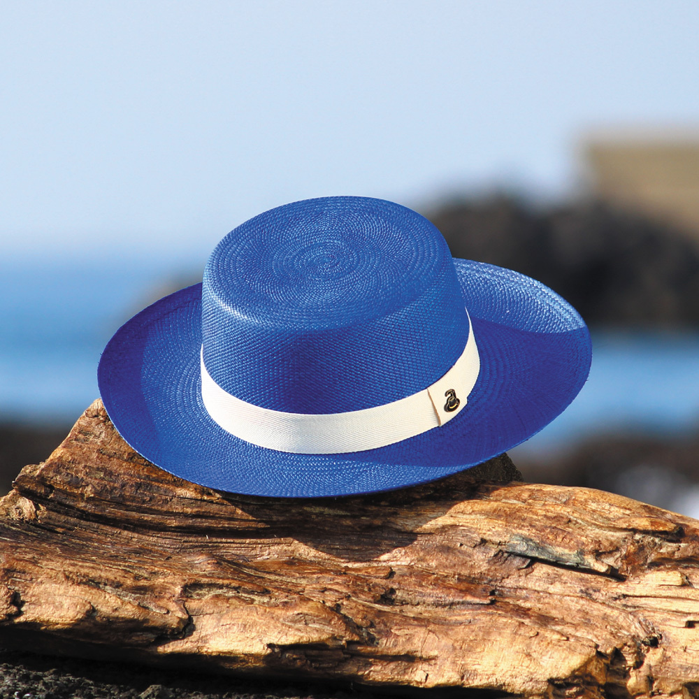 青に白のバンドがグッと映える