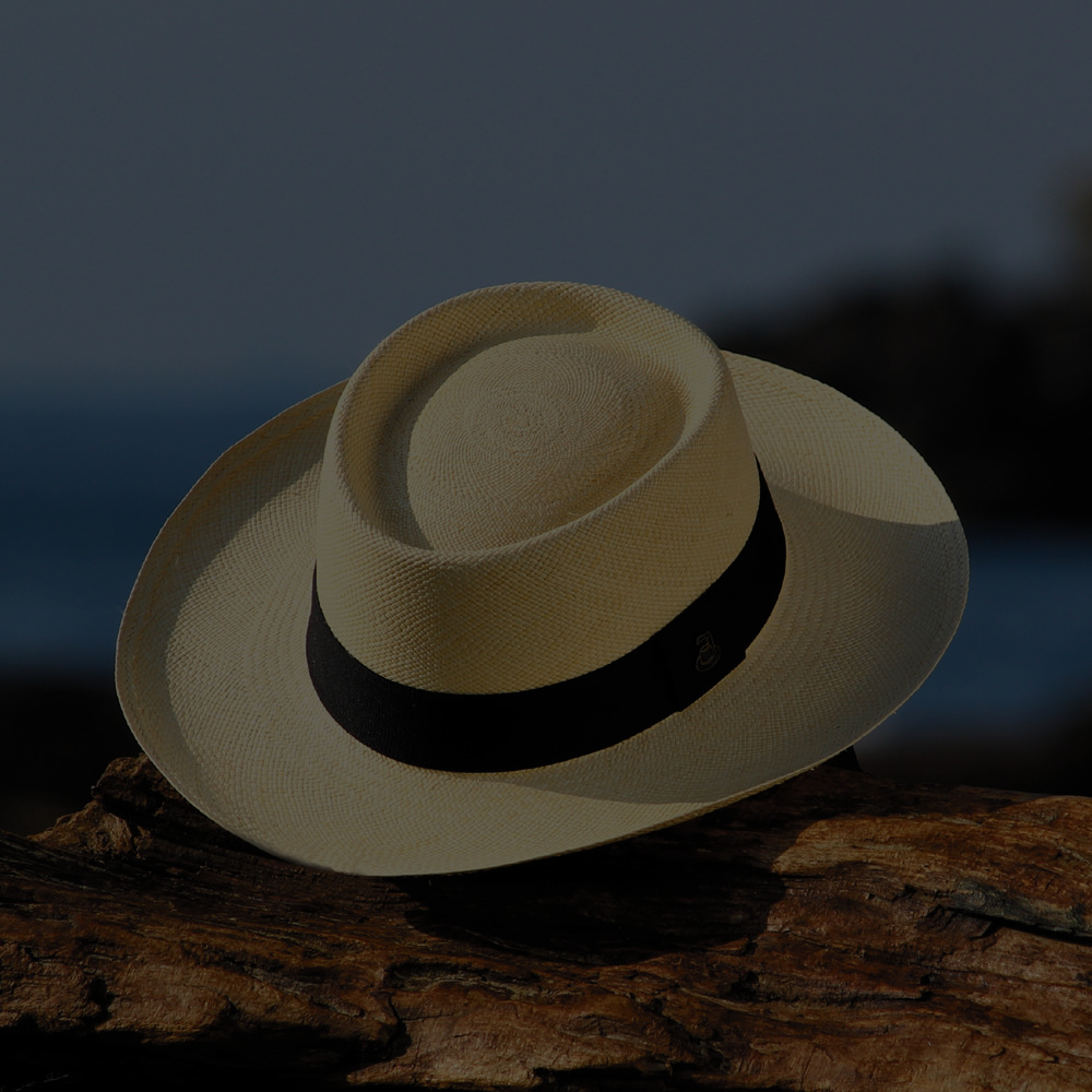 ワイドブリム　夏のパナマ帽子