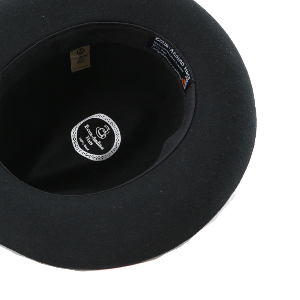 エクア・アンディーノは最高級のフェルトハットご提供いたします